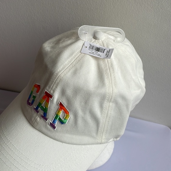 Pride Rainbow Baseball Cap NWT Gap - Picture 3 of 5